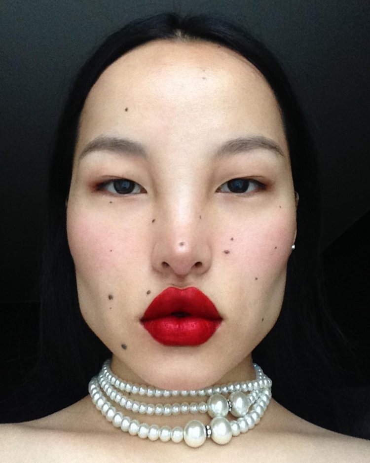 Негроидные девушки