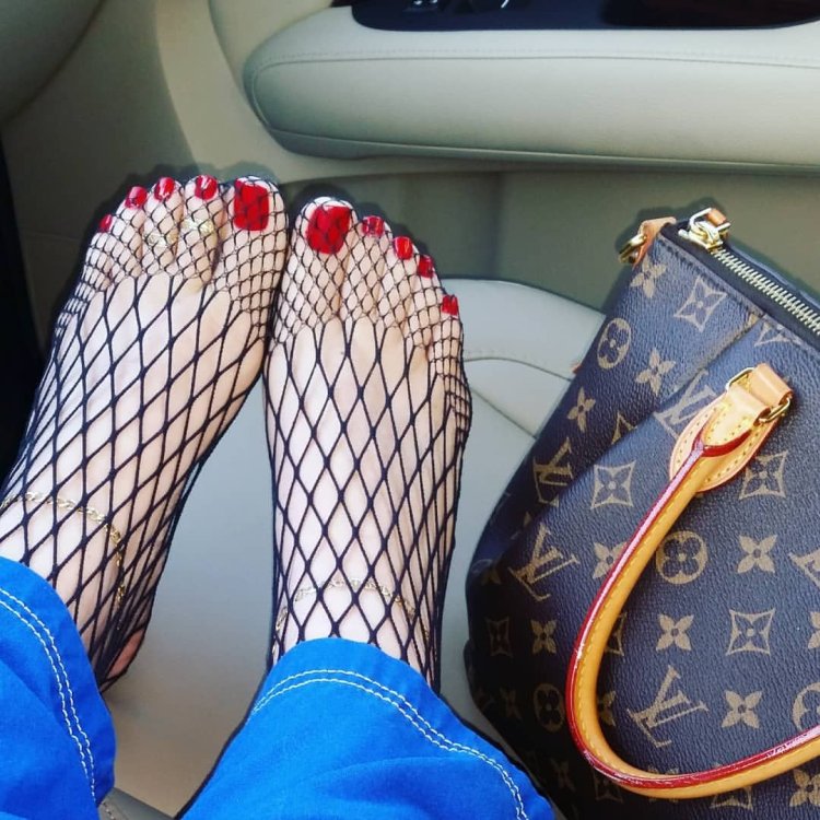 Колготки и тапочки