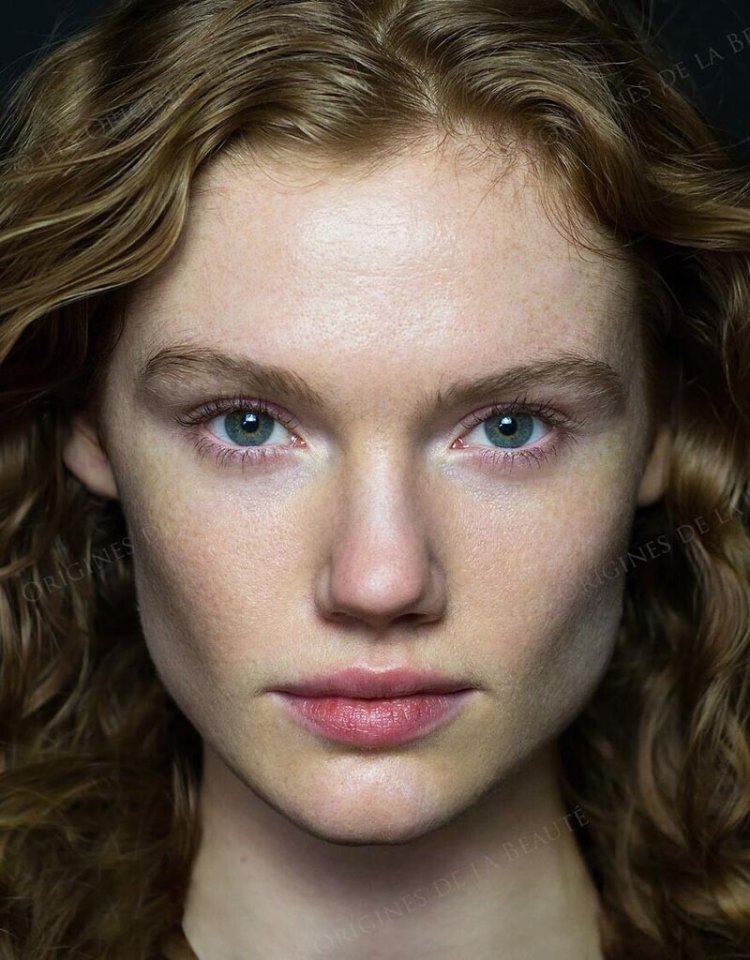 Лица девушек разных национальностей