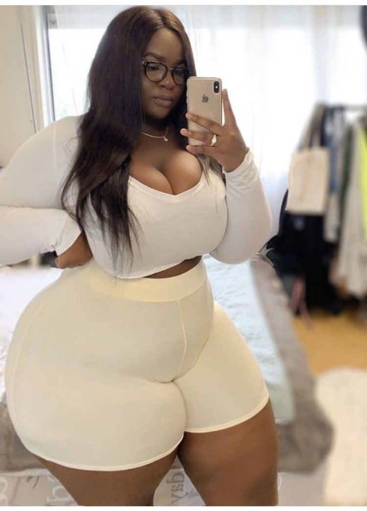 Жирные телки в купальнике