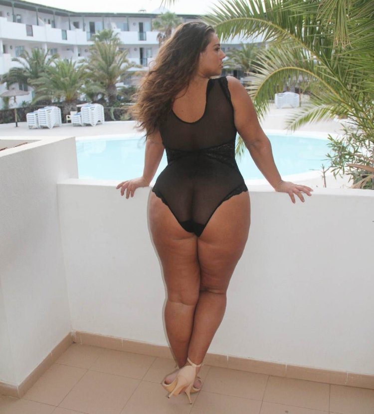 Полные женщины с огромными попами