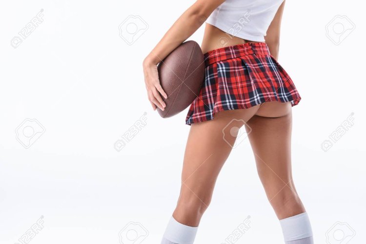 Попка в мини юбке в клетку