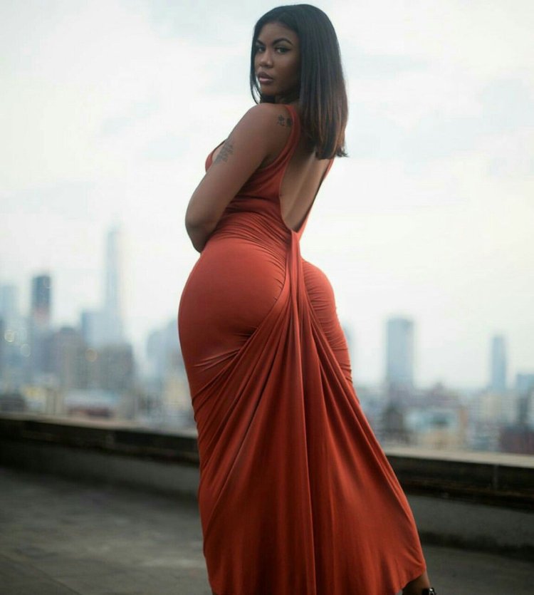 Девушка в платье culonas