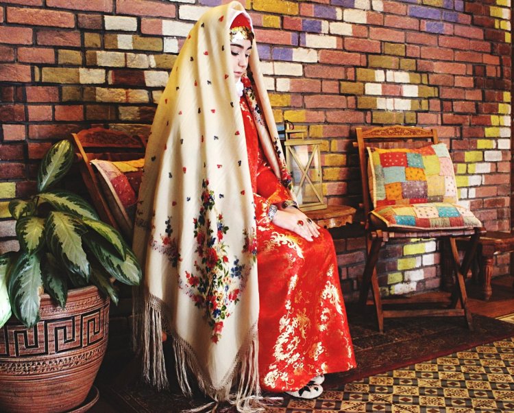 Кумычка в национальном костюме