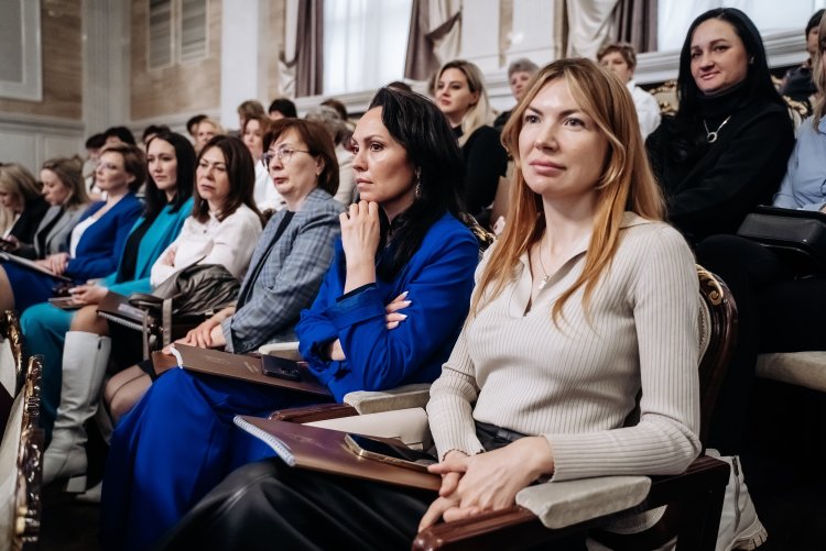 Женское лидерство