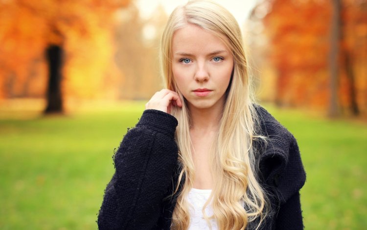 Девочка блондинка