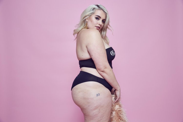 Плюс-сайз модель Фелисити Хейворд