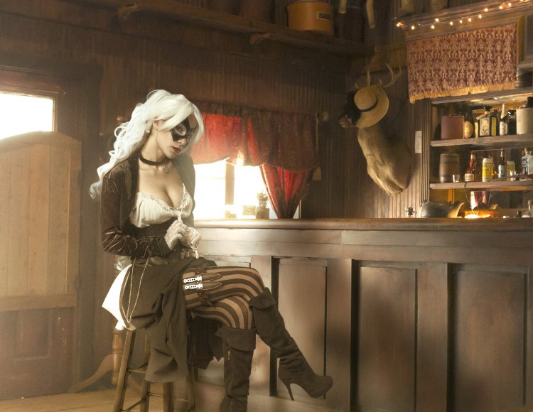 Танцовщица в салуне арты