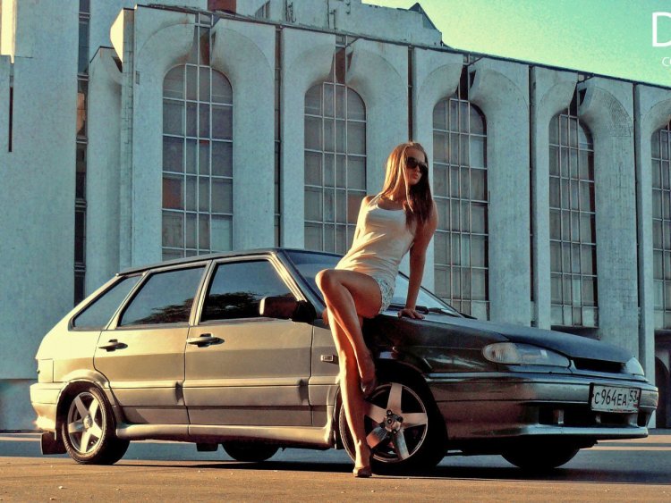 ВАЗ 2114 кварц и девушка