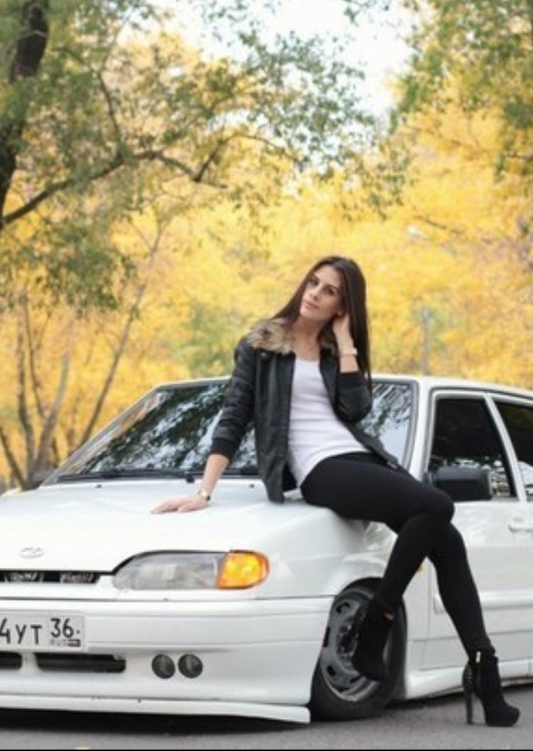 Четырка с девушкой