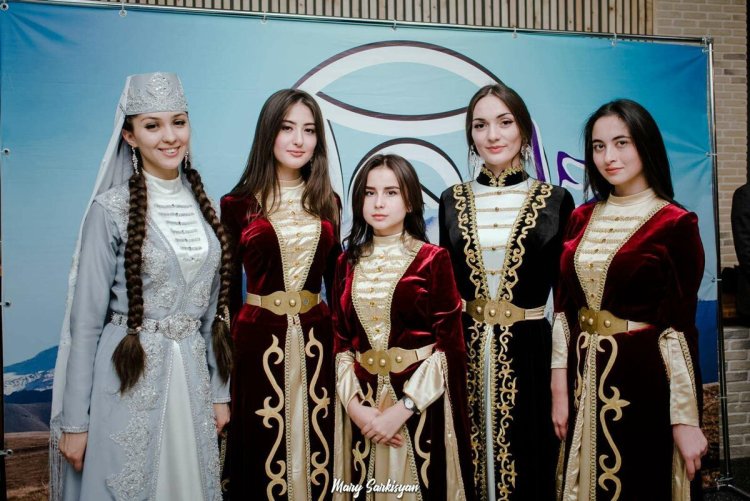 Карачаевцы и балкарцы