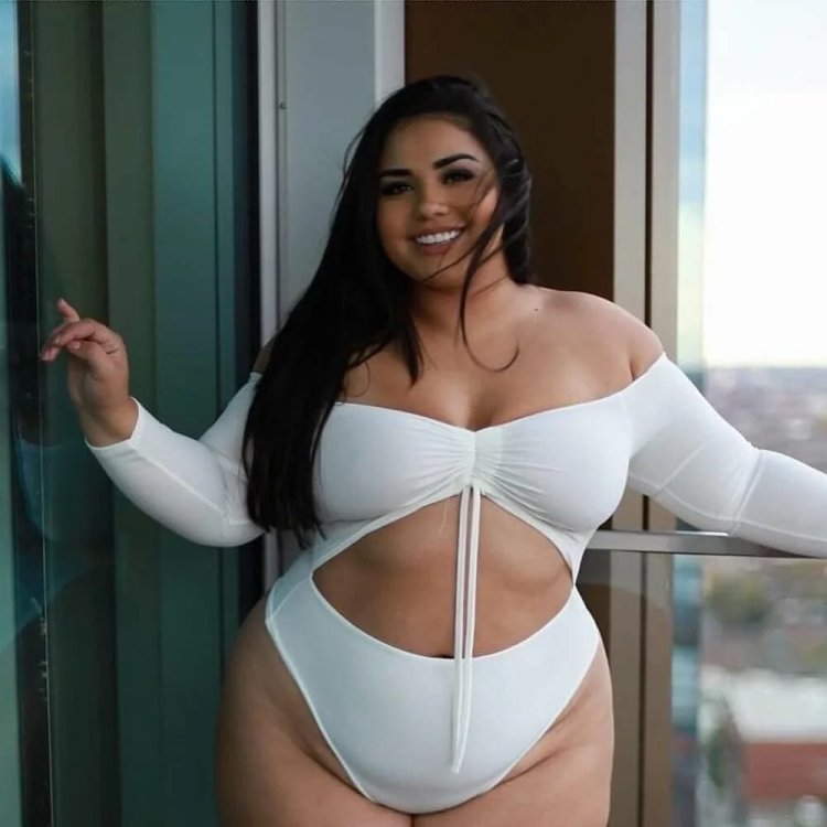 Алисия Кастро модель плюс