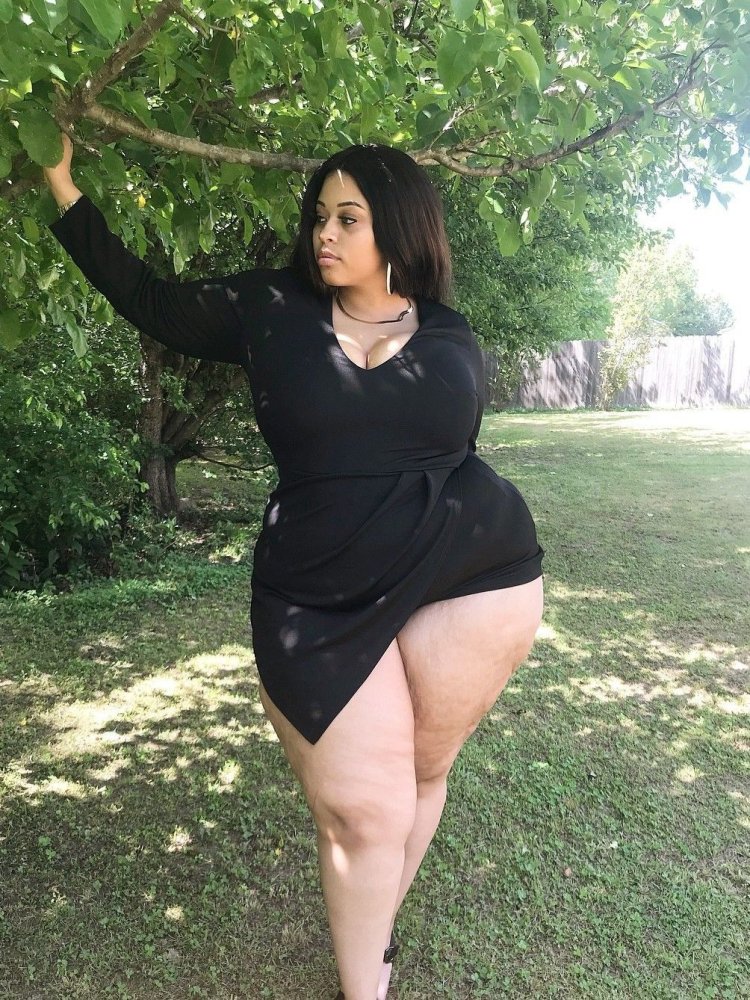 Пышная женщина