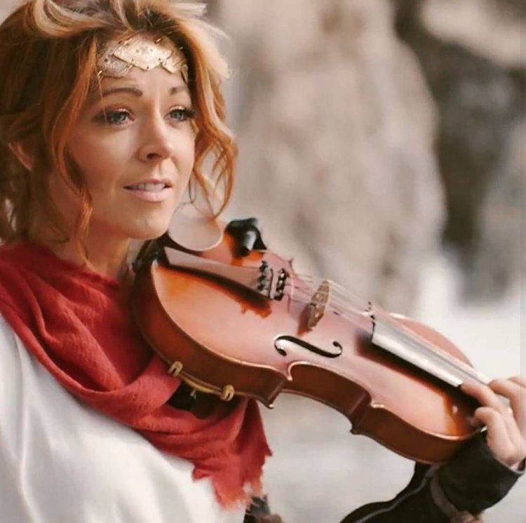 Линдси Стирлинг 2022