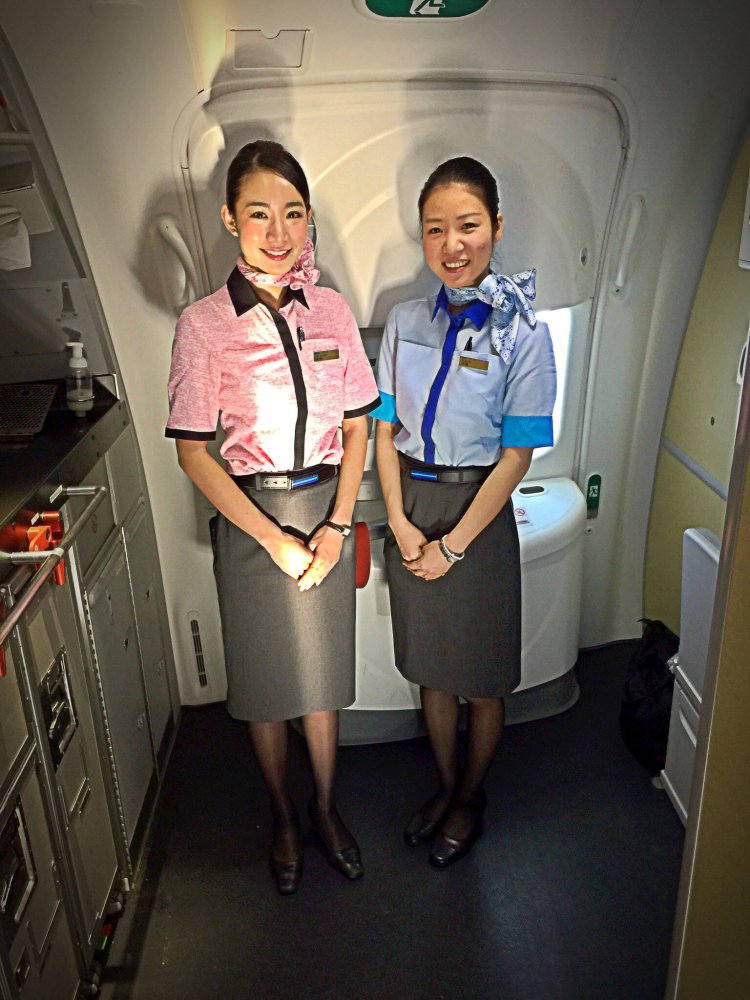 Монгольские авиалинии стюардессы