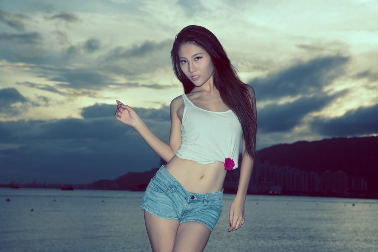 Красивые азиатки в шортах