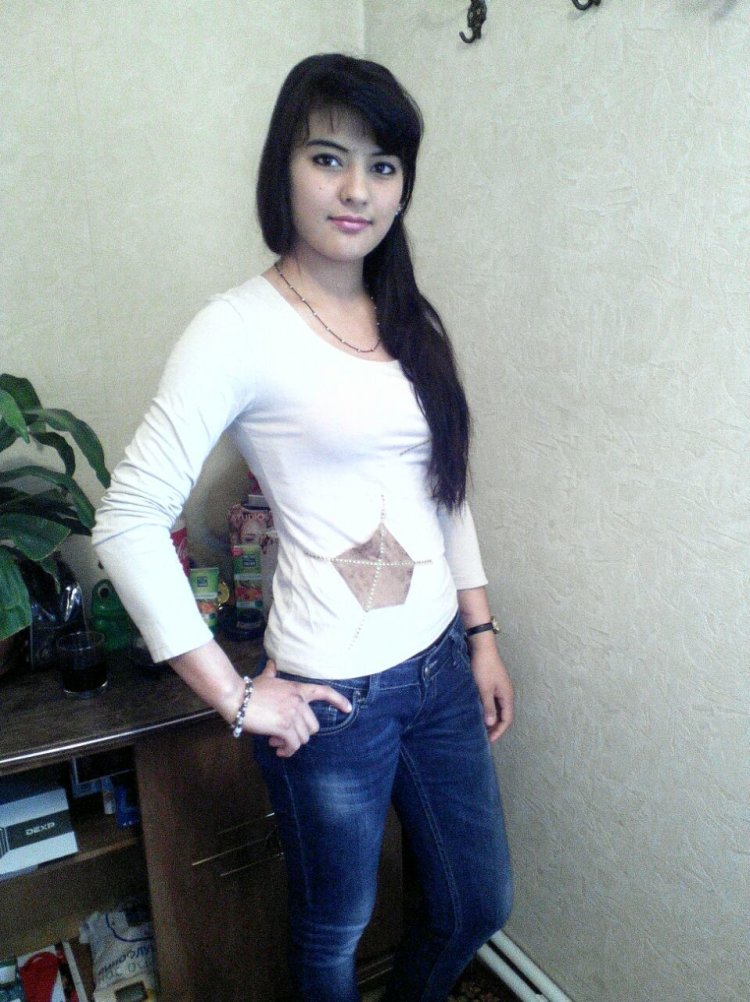 Знакомится узбечками в Москве