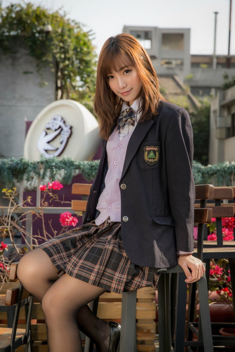 Азиаточки в красивой форме