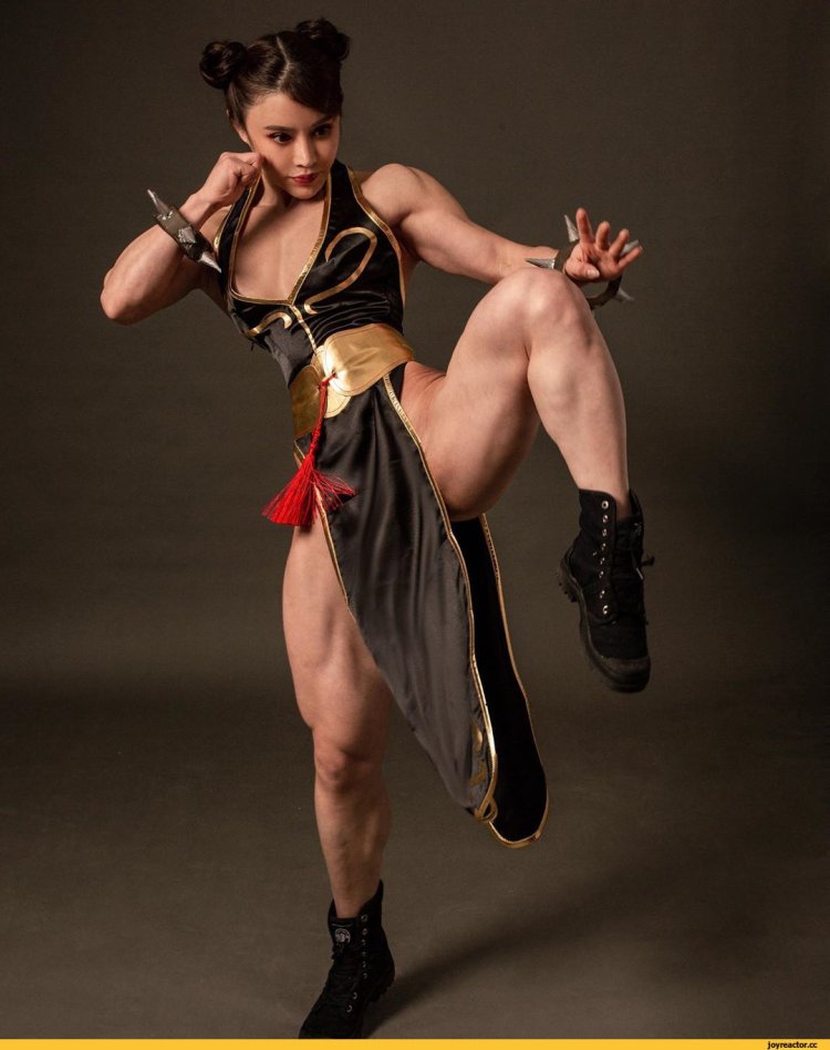 Китайская бодибилдерша Yuan Herong