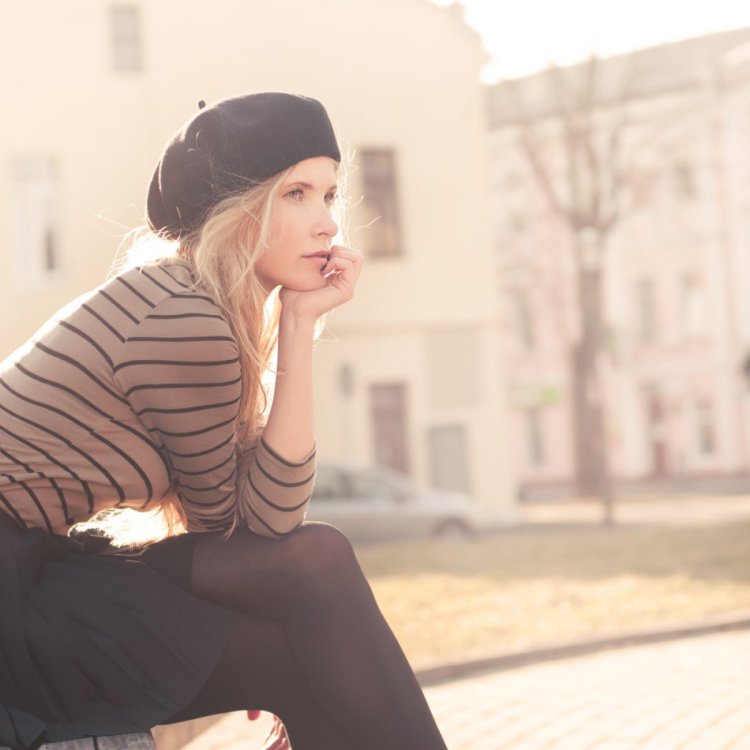 Блондинка в берете