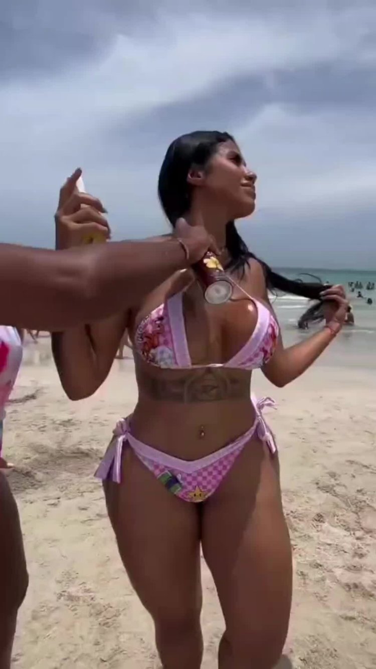 Пляжи бразилии девушки