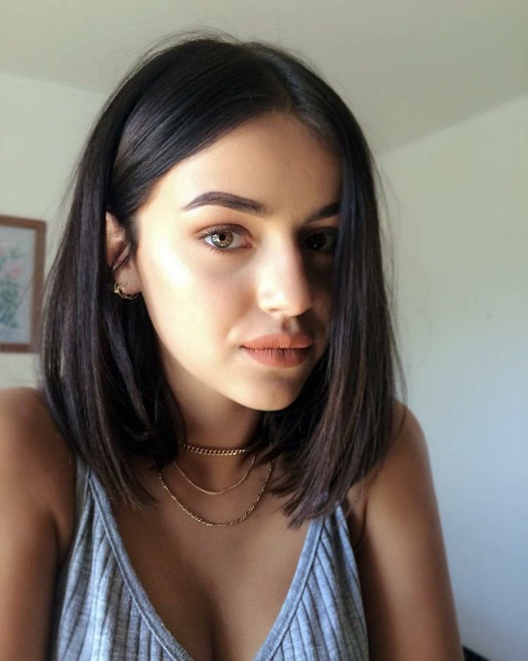 Красивые девушки с каре