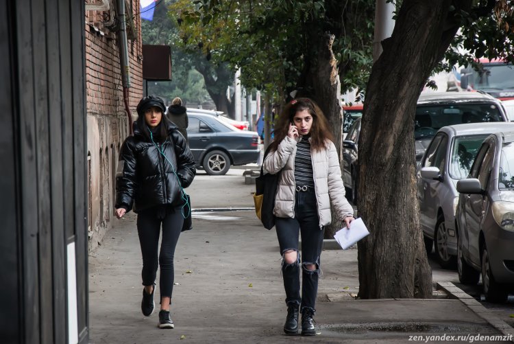 Грузинки на улицах Грузии