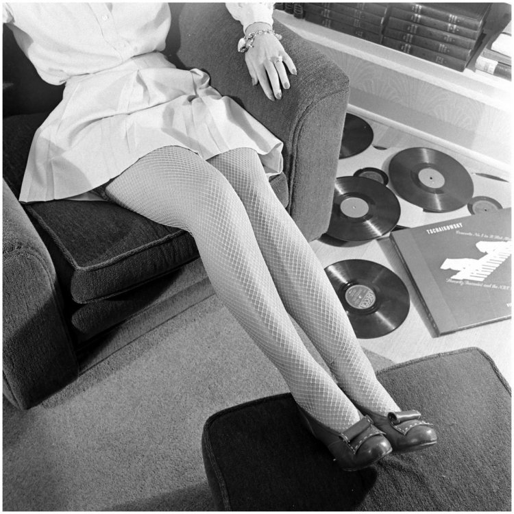 Джули Ньюмар колготки