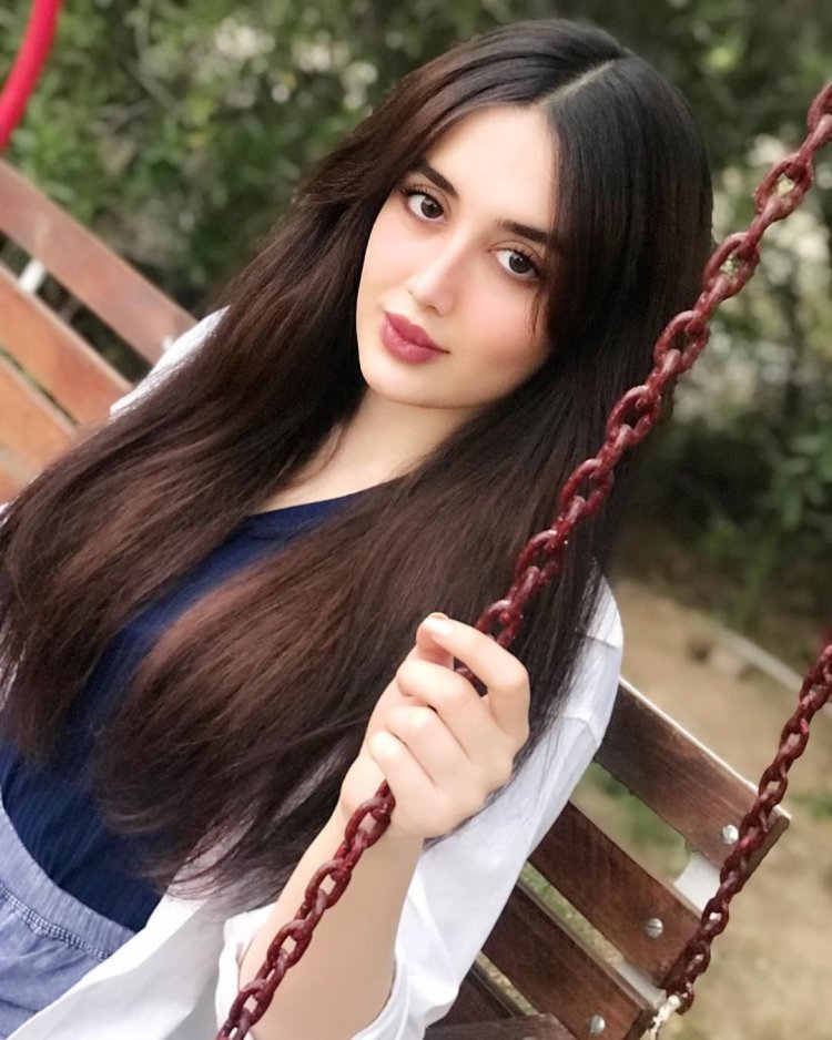 Красивая индонезийка в купальнике