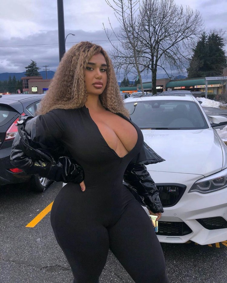 Carmela habibi в обтягюшем