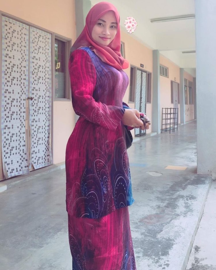 Красивая фигура в хиджабе