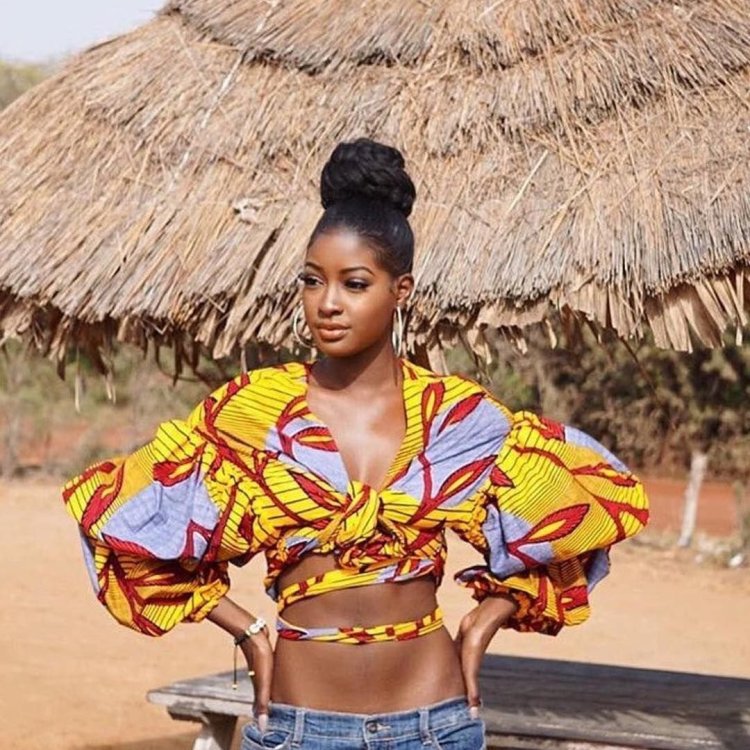 Африканская внешность девушки