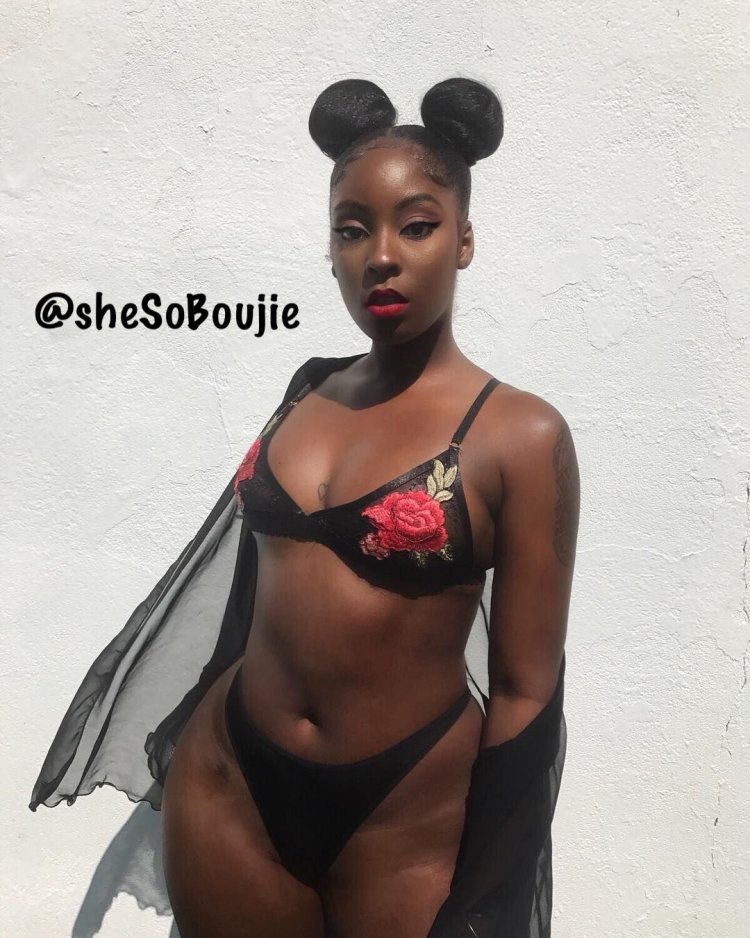 Африканские женщины в купальниках