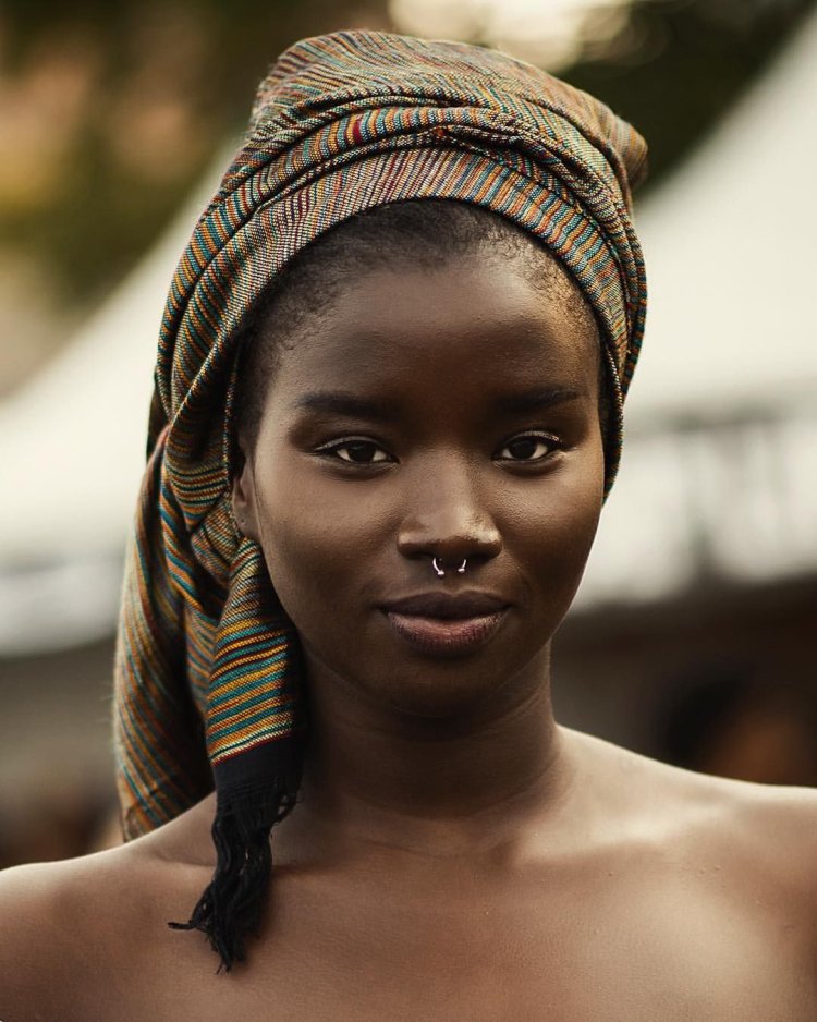 Африканские женщины топлес