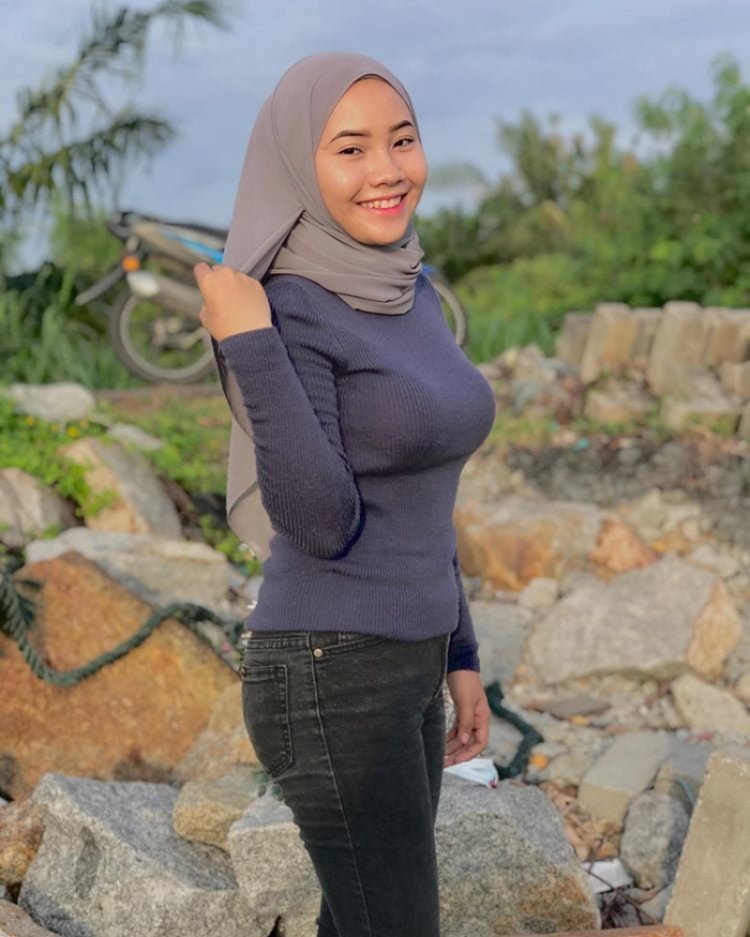 Сандра Арабиан в хиджабе