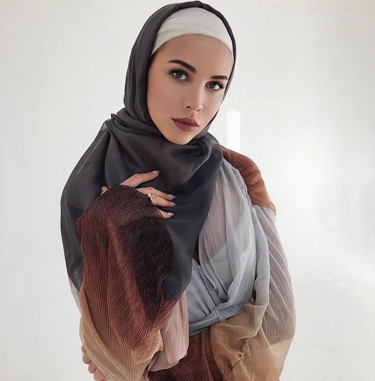 Решетова в хиджабе