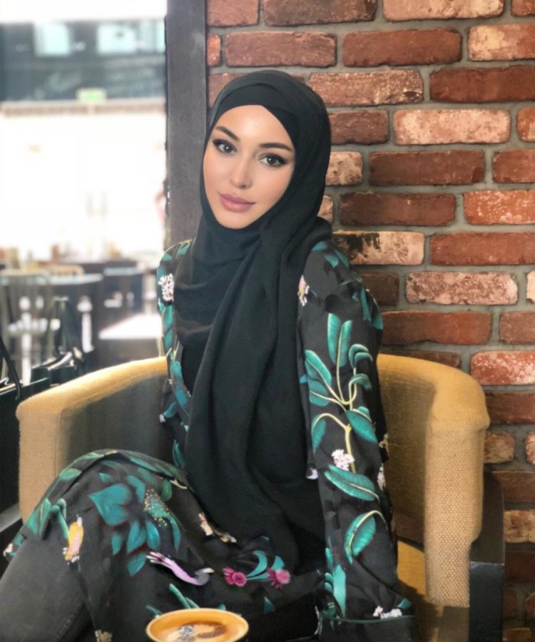 Чеченки Hadid hidjab