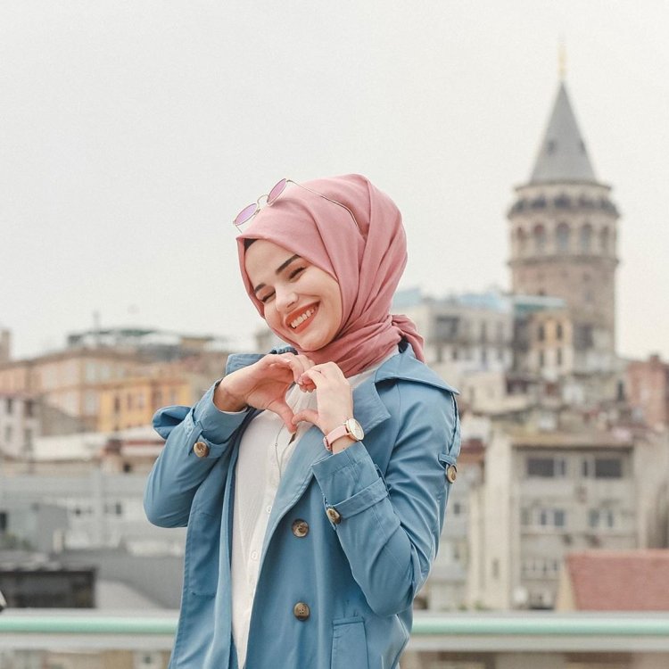 Сабрина Аминова в хиджабе