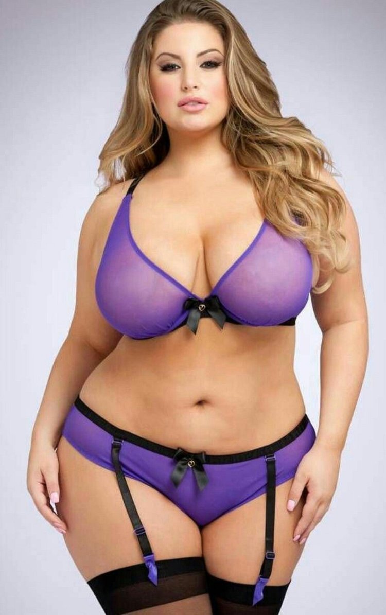 Эшли Алексис сайз плюс