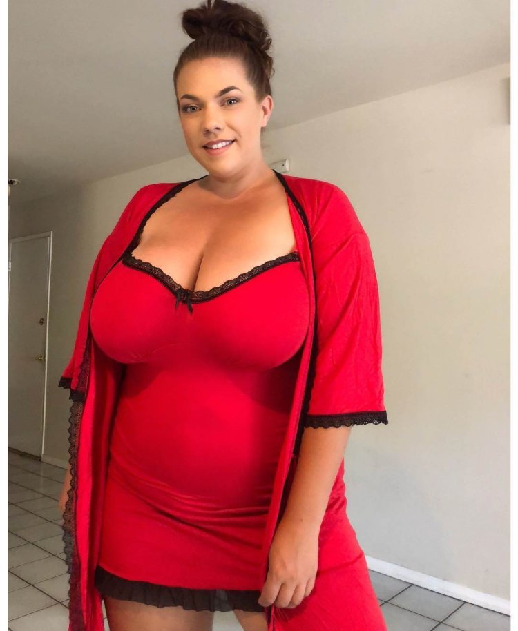 Толстые девушки с большим бюстом