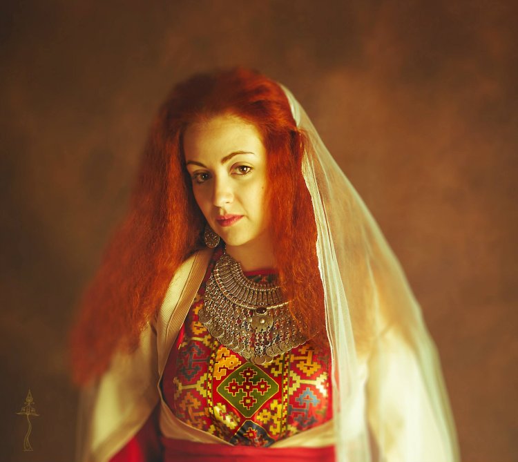 Рыжая армянка