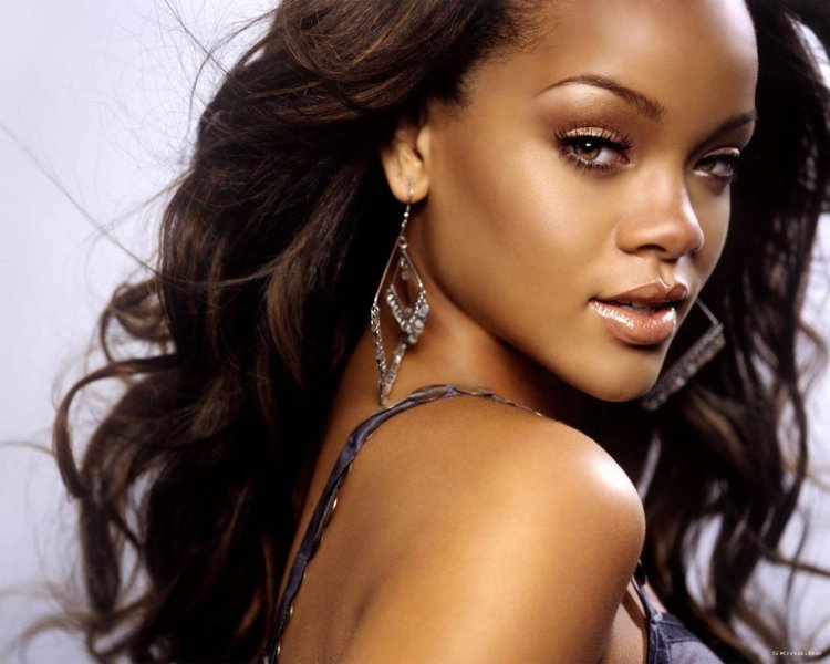 Рианна мулатка