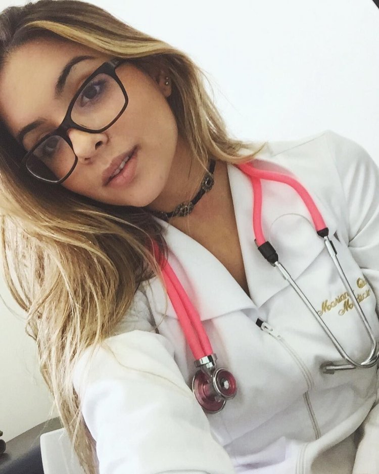 Красивые медсестры селфи