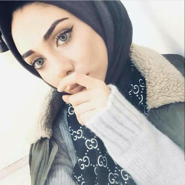 Диляра Озкан в хиджабе