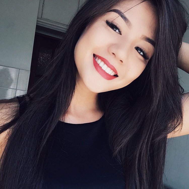 Айжан Асемова мейкап