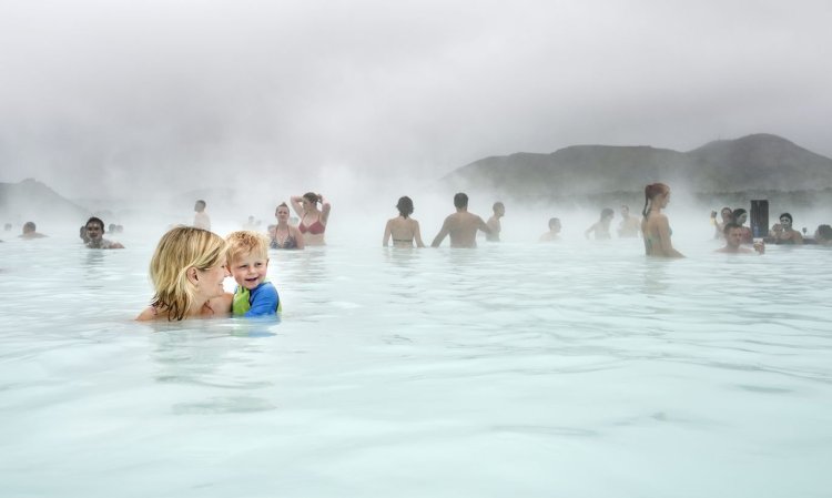 Купание в горячих источниках