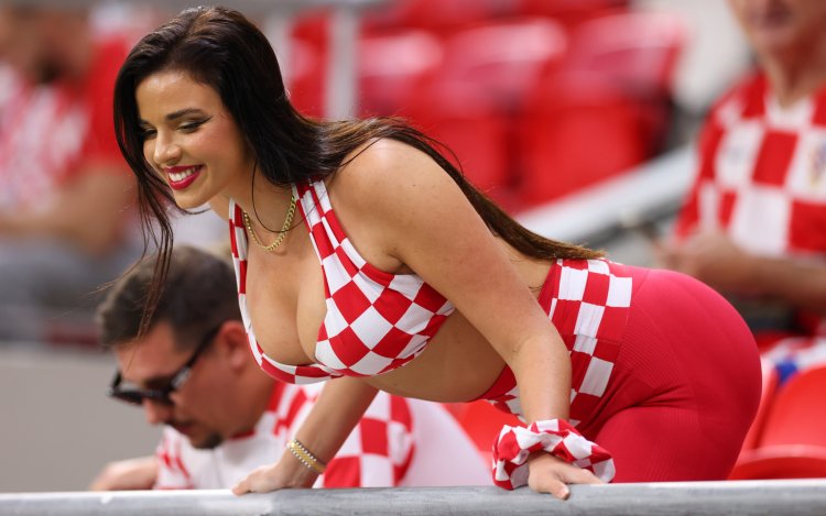 Хорватская болельщица ивана кнолль