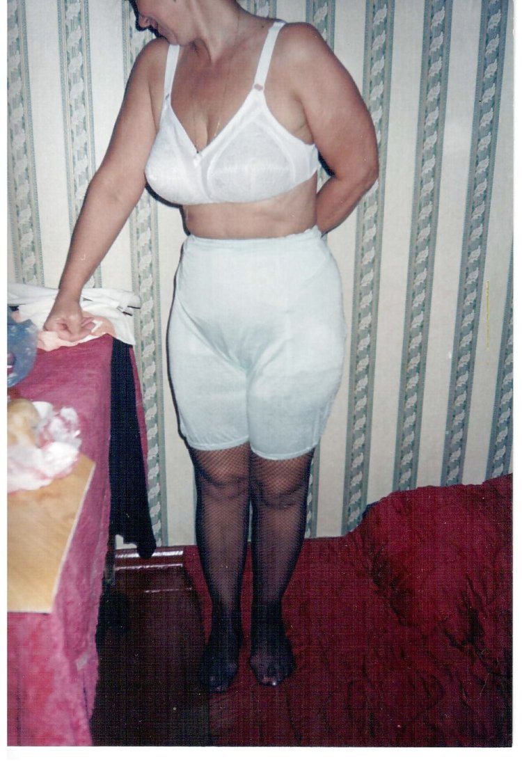 Пожилые дамы в панталонах