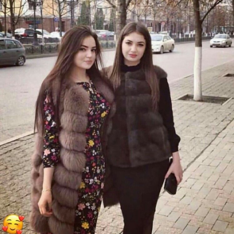 Джулия Вега в хиджабе