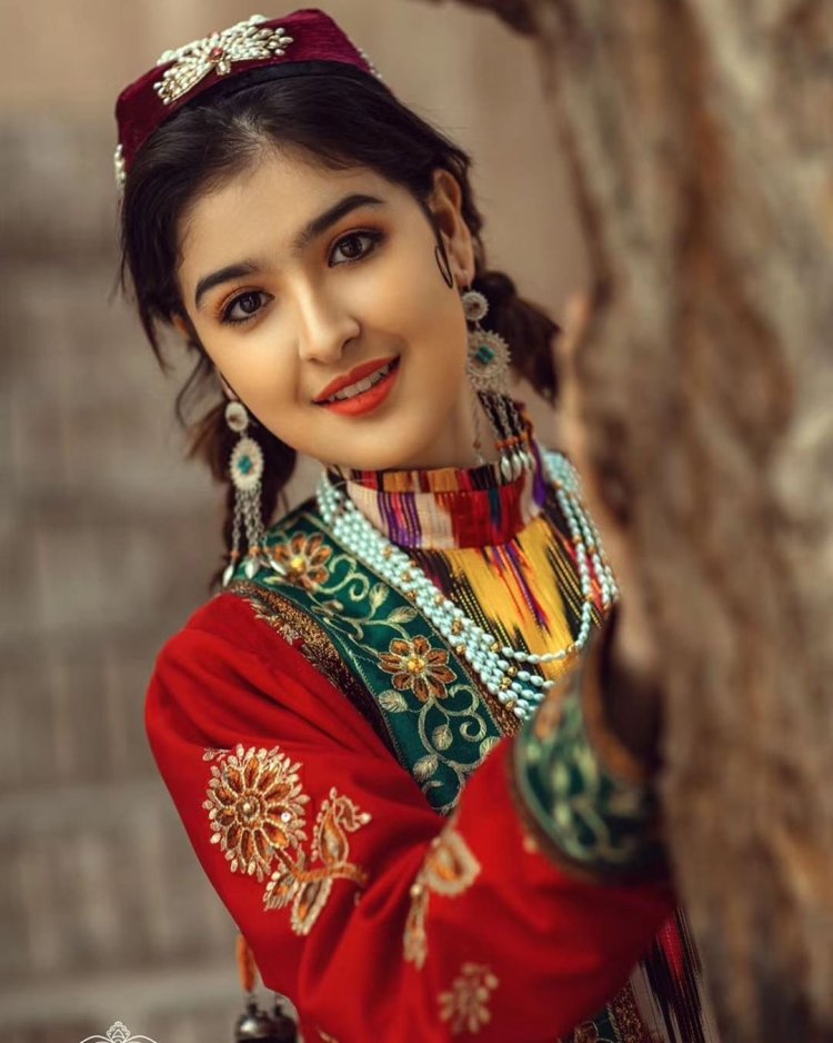 Самые красивые уйгурские девушки